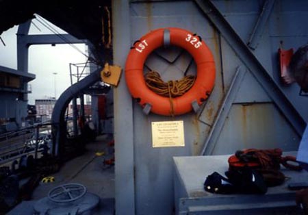 LST_2001_MOBILE016